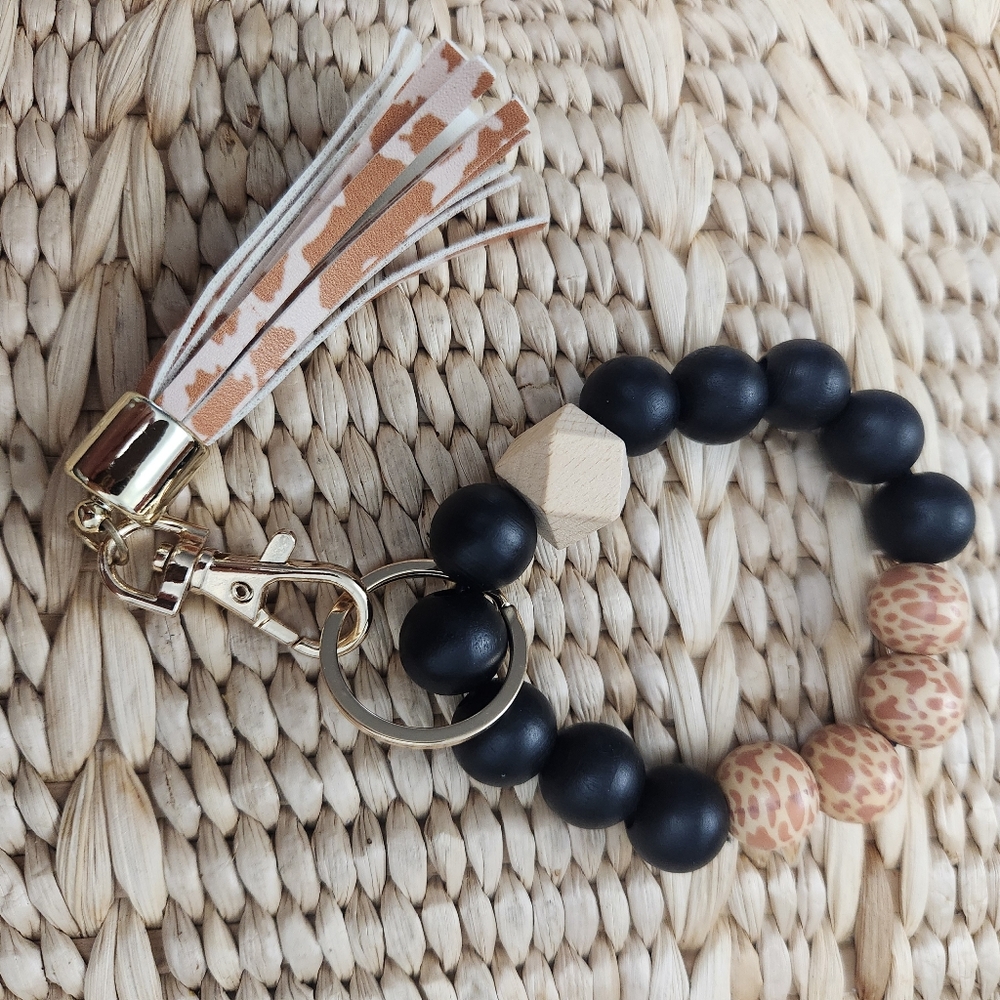 Black and Tan Beaded Keychain Bracelet